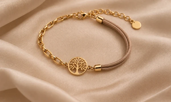 Bracelet chaîne et cordon avec médaille arbre de vie dorée, création possible en atelier bijoux à Metz